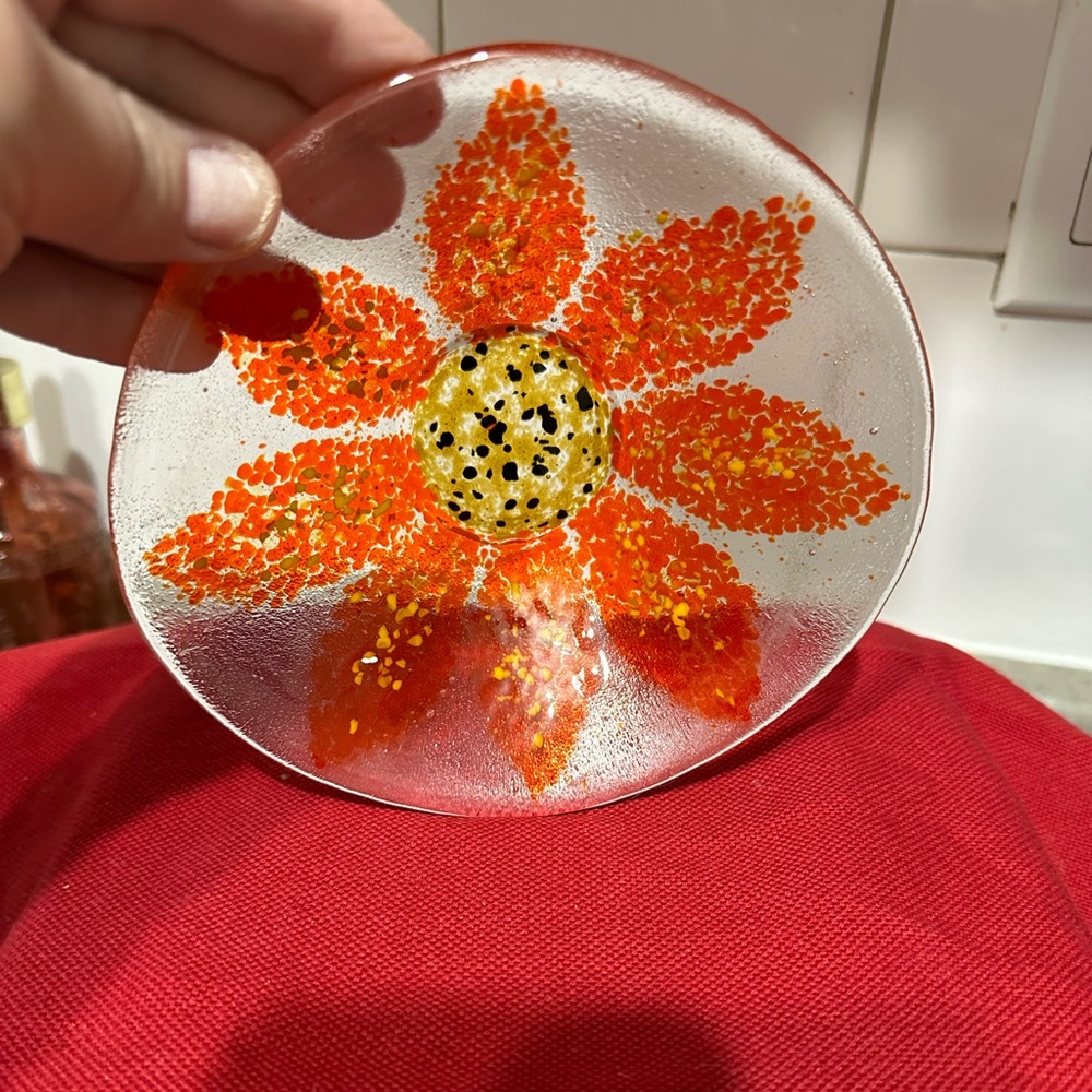 Glass sunflower dish